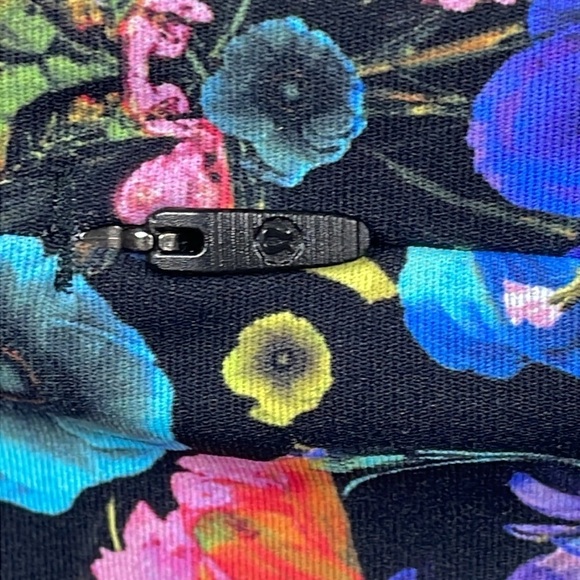 Lululemon Swift Speed High Rise Tight 28" Leggings
Flowerscope Black Multi Sz 4 - Picture 8 of 15